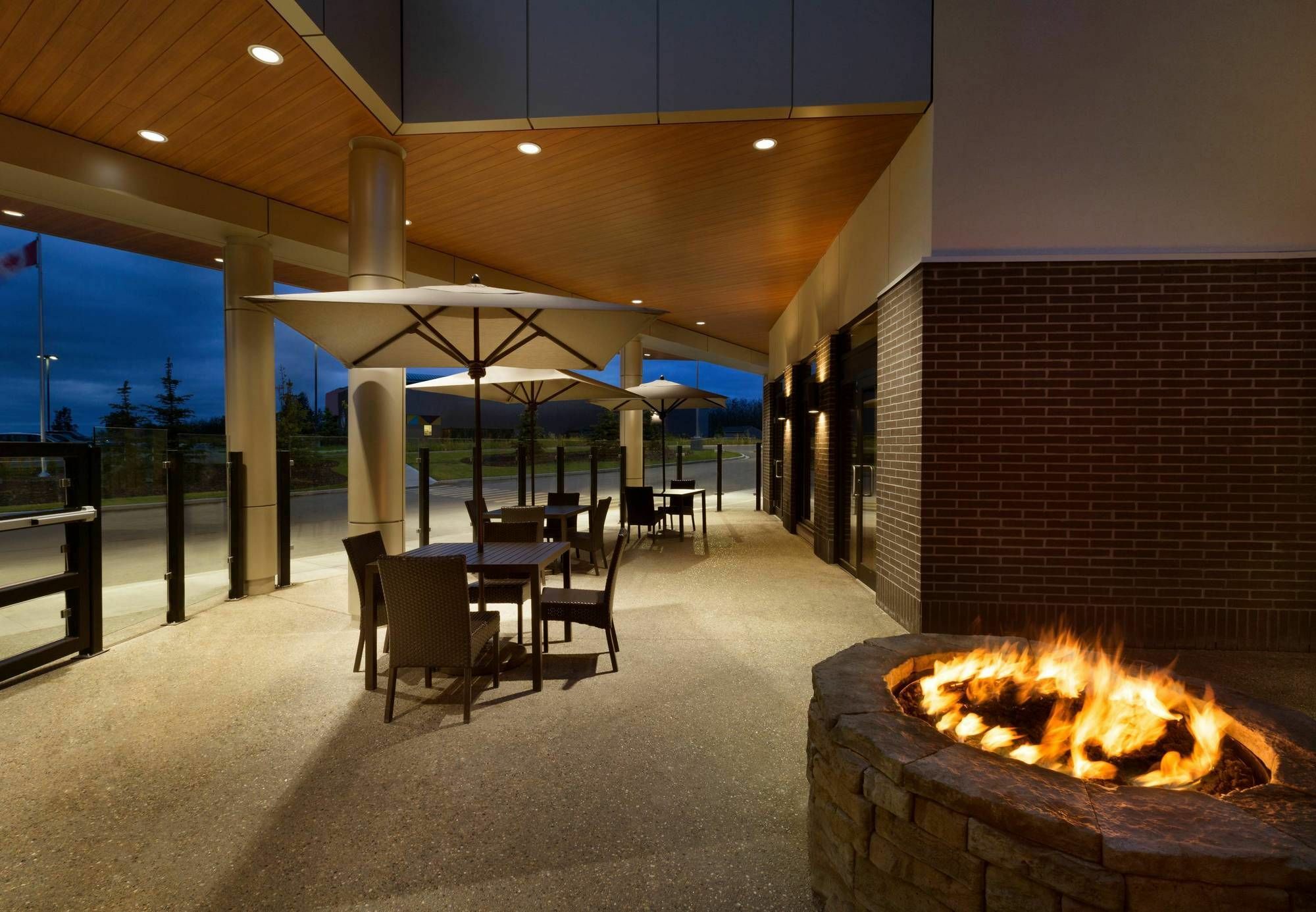 Hotel Dene&Conference Centre Cold Lake Esterno foto