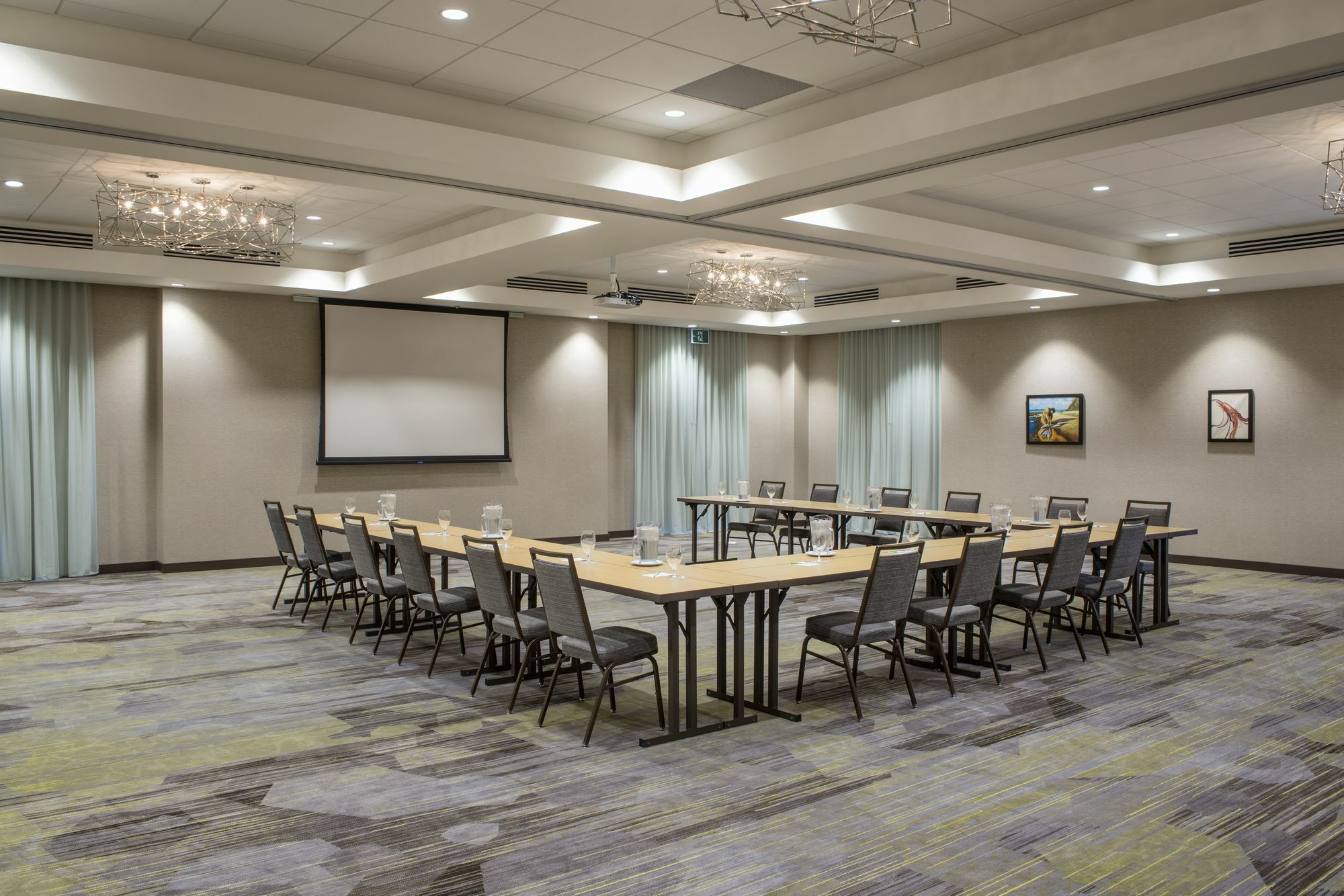 Hotel Dene&Conference Centre Cold Lake Esterno foto